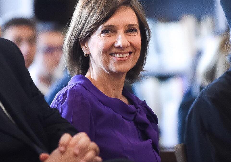 Carmen Iohannis a ales, din nou, ELLIS pentru ţinutele sale oficiale